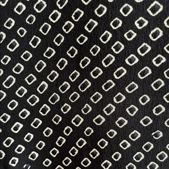 Theory Black and White Patterned Straight Fluid Pants 100% silk - Picture 3 of 4